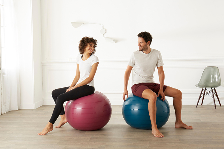 WHAT EXERCISES TO DO ON EXERCISE BALL?